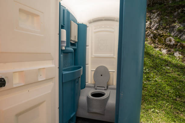 Portable Toilet Options We Offer in Fabrica, TX